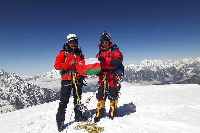 16 Days Island Peak Climbing With Everest Base Camp Private Trip - Accommodation and food, what “teahouse to tent” really means