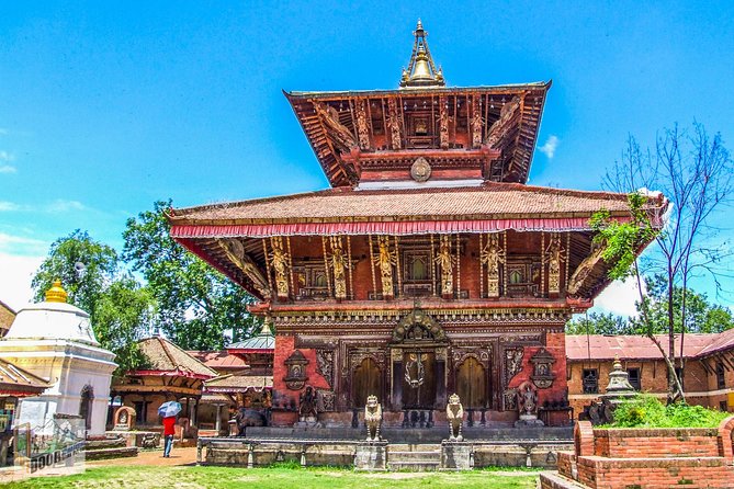 4 UNESSCO World heritage sites of Kathmandu-private tour - Stop 3: Boudhanath Stupa, Tibetan Buddhism, and terrace meals