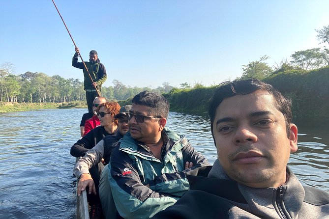 45 Minutes Canoeing at Rapti River in Chitwan National Park - The Role of the Guide: When English Support Actually Helps