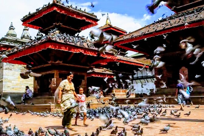 8 Days Short Trek and Tour in Nepal - Patan Durbar Square and Bhaktapur: Newari craft and courtyards you can walk through