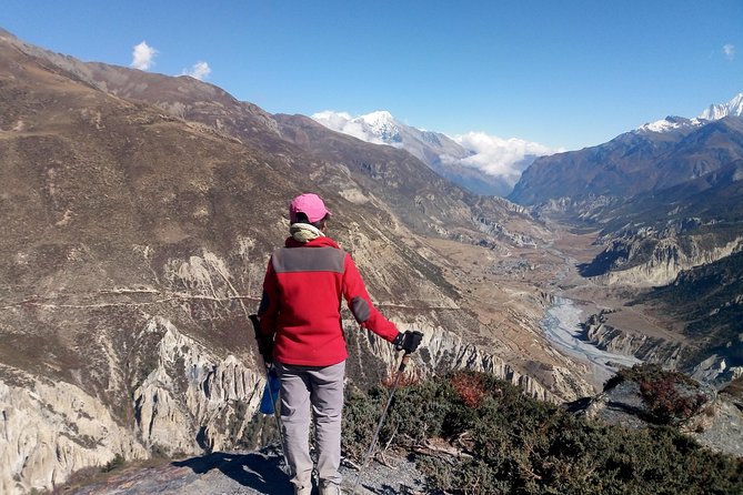 Annapurna Circuit Trekking 12 Days - Your guide team: what “professional” means on a trekking program