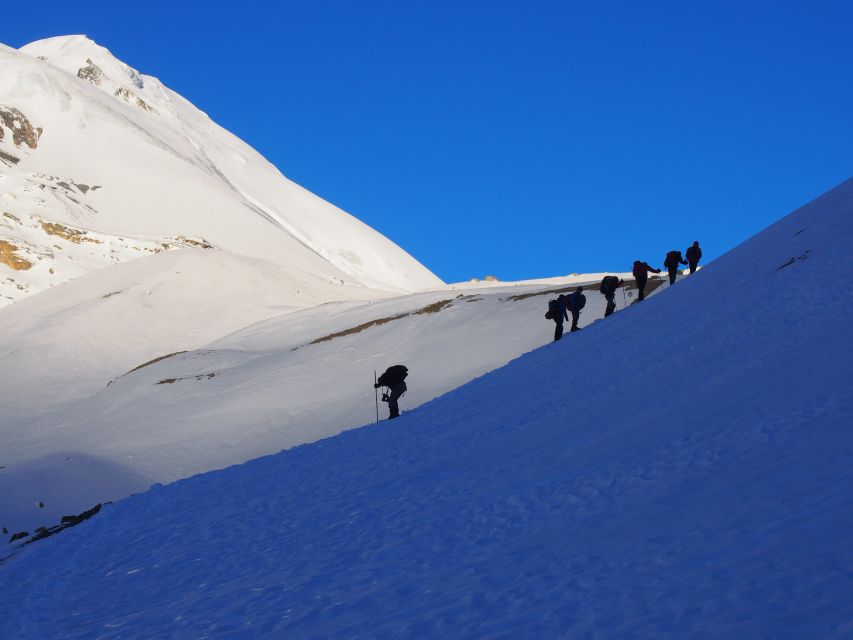 Annapurna Circuit Trekking 13 Days - Day 6: Acclimatization in Manang, the smart pause before the hard stuff