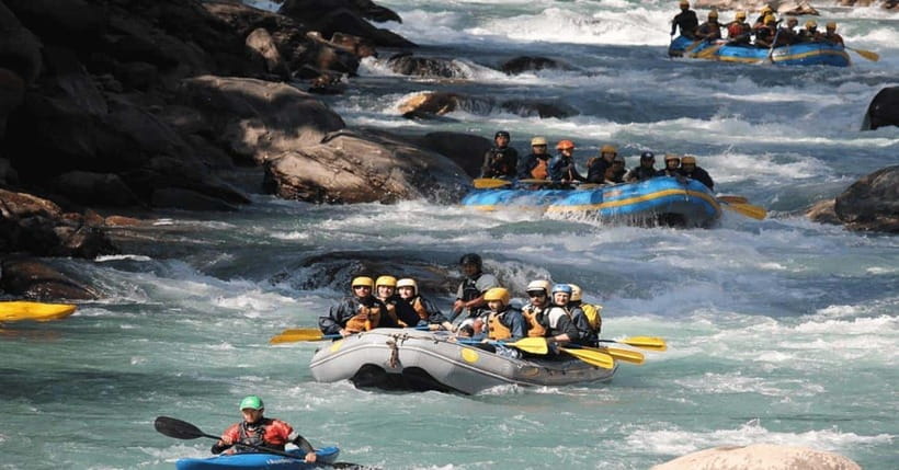 Beginner-Friendly Rafting Adventure on the Trishuli River - Lunch on a boulder-strewn beach, plus time to reset