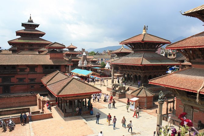 Bhaktapur darbar, Patan Darbar square & Changu Narayan in 1 day - Transport and comfort: the driver saves you hours of stress
