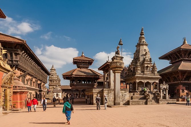 Bhaktapur Sightseeing with Nagarkot Sunset Tour - Bhaktapur Durbar Square: 55 Windows, temples, and craft corners