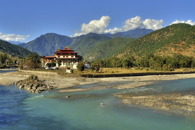 Bhutan Tour- 4 DAYS 3 NIGHTS - Day 4: A final flight out, including Chomolhari views