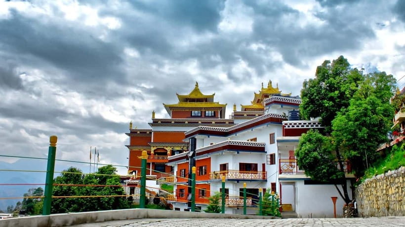 Dhulikhel Namobuddha and Panauti a day Tour from Kathmandu - Getting out of Kathmandu: pickups, private comfort, and road reality