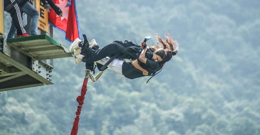 Double Dare: Tandem Bungee Adventure - Your 3-Hour Plan: Briefing, One Jump, Then Back to Lakeside