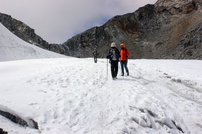 Everest Gokyo Valley Trek - 12 days - Reaching the Gokyo lakes: Rhododendron forests, Kharkas, and Cho-Oyu in reach