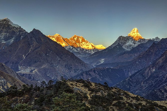 Everest Helicopter Tour with Breakfast in Hotel Everest View - Extra fees, insurance, and the breakfast question