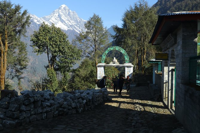 Everest Short Trek – 5 Days - Day 1: Kathmandu to Phakding, a Gentle Kickoff at 2,612 m