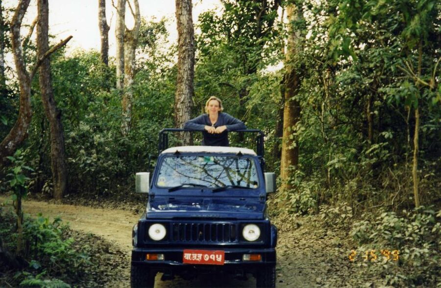 From Kathmandu/Pokhara: 3-Day All-Inclusive Chitwan Safari - Day 2: Rapti Canoe, Elephant Breeding Center, and a 4-Hour Jeep Safari