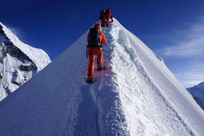 Island Peak Climbing - 20 Days - Kathmandu warm-up: Thamel location, pickup, and a welcome night