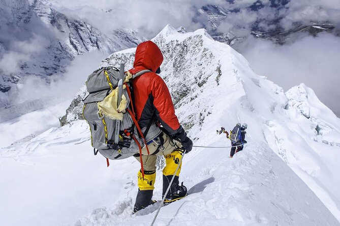 Island Peak Climbing - Days on the trail: Phakding, Namche, Tengboche, Dingboche, and the Everest vibe