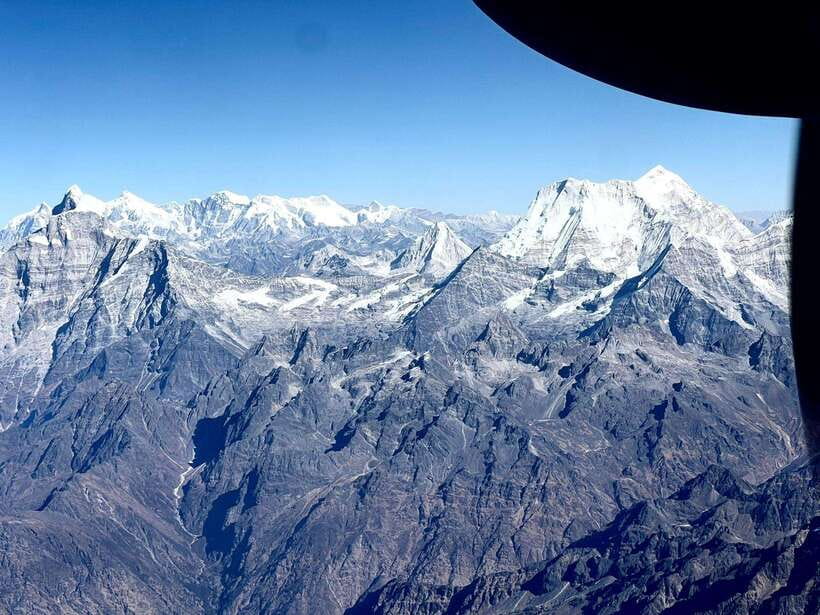 Kathmandu: 1-Hour Mount Everest Flight with Private Transfer - Photo strategy: guaranteed window seat and how to maximize it
