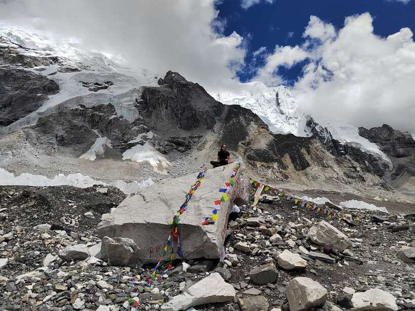 Kathmandu: 1-Hour Scenic Flight Over Mount Everest - Seats, Window Access, and Crew Help That Changes the Experience