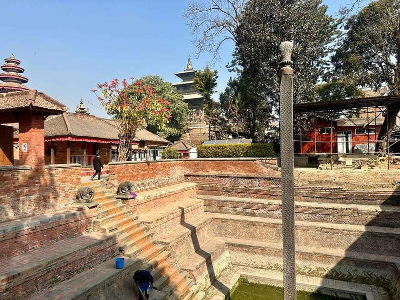Kathmandu: 7 UNESCO Sites Tour in 1 Day (Private Tour) - Bhaktapur Durbar Square and Changu Narayan: Medieval Nepal in Two Stops
