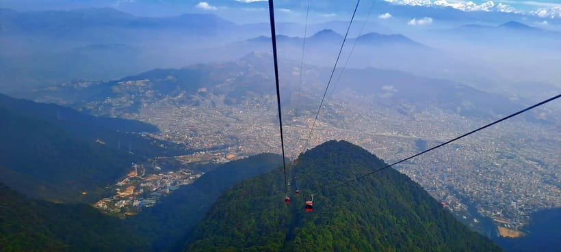 Kathmandu: Chandragiri cable car & Swayambhunath Tour - Lunch window: keep it simple so you can enjoy Swayambhunath