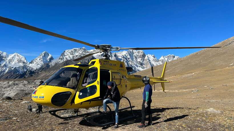 Kathmandu: Everest Helicopter Tour with Landing & Breakfast - Lukla, refueling, and the “why did we land?” factor