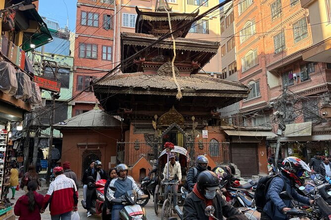 Kathmandu: Food, Drink and Shopping Rickshaw Tour - The Food Stops That Actually Matter: Mo:Mo, Pani Puri, Chiya