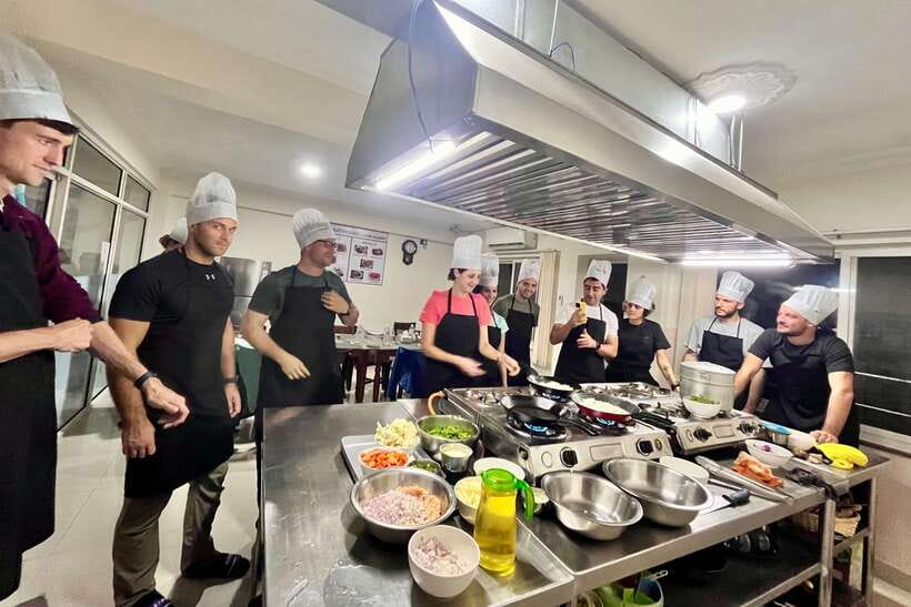 Kathmandu: Local Lead Nepali Cooking & Momo Making Class - Momo and dal bhat as the main courses