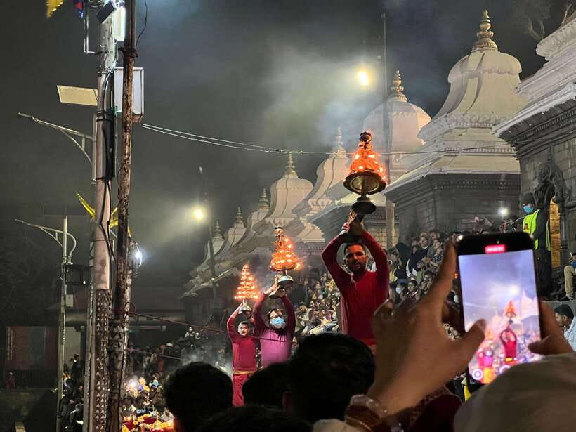 Kathmandu: Pashupatinath Evening Aarati Tour Private/Group - Price and Logistics: Is It Good Value at $22 per Person?