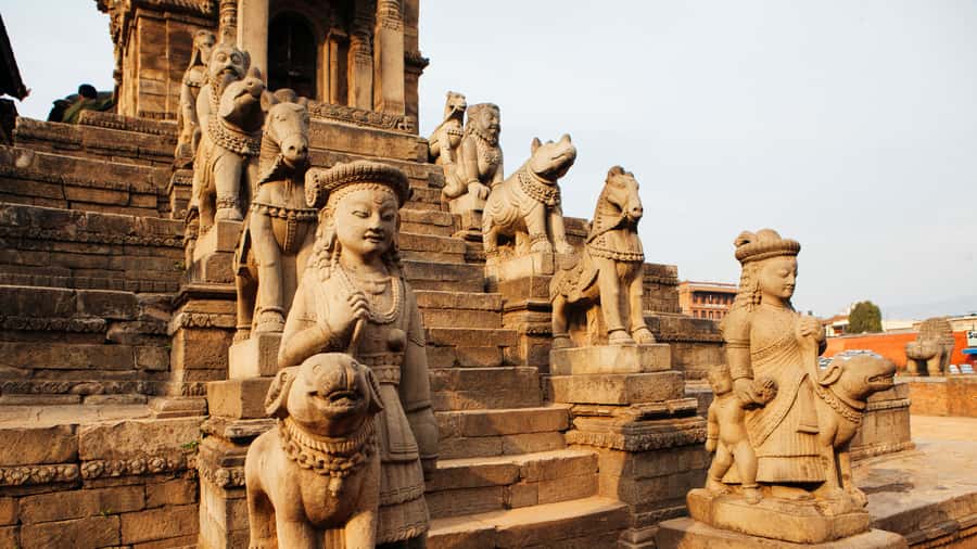 Kathmandu: Private Patan and Bhaktapur Sightseeing Tour - Pottery Square and Dattatraya Temple, your Newari craft contrast