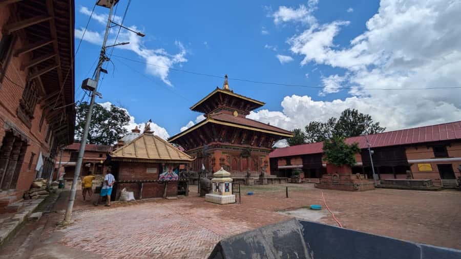 Kathmandu: UNESCO Heritage Day Tour with Private Guide - Boudhanath Stupa, Tibetan culture and a market browsing break