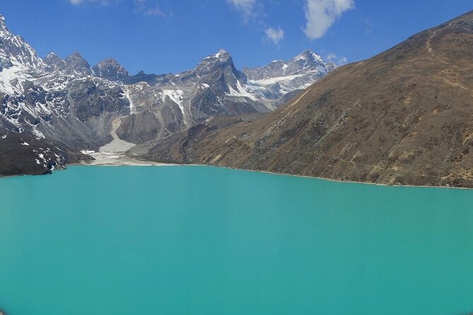 Landing Private Helicopter at Everest base camp & Gokyo for photo - What the included guide experience feels like