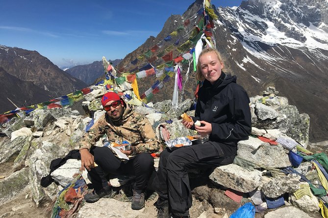 Langtang Kyanjin Gompa Trek - 11 Days - Kyanjin Gompa at 3,800m: monasteries, community, and acclimatization time