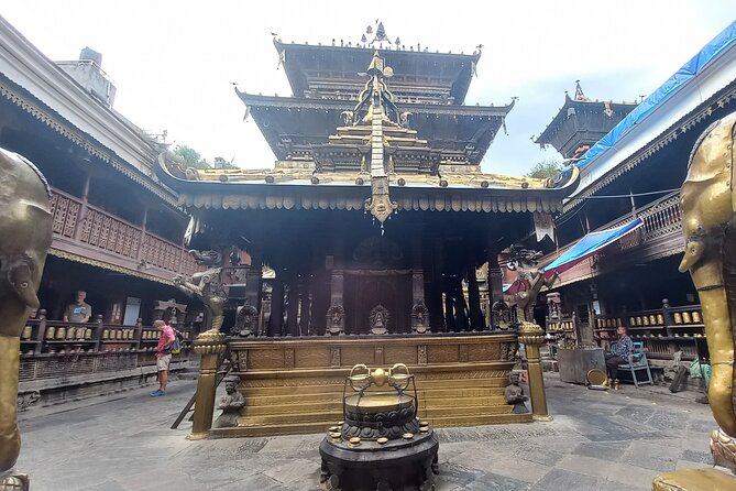 Life and spirituality tour of Kathmandu - Patan Durbar Square: fine art, artisan culture, and living craft