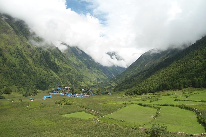 Manaslu Circuit Trek - Trekking days: how included meals and lodging change your planning