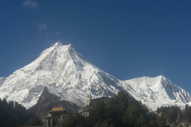 Manaslu Trek with Larke Pass - Suspension bridges and hot springs: the Jagat and Deng challenge