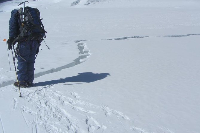 Mera Peak Climbing - Trek day one south: Kari La pass and the rhododendron grind (Days 4-6)