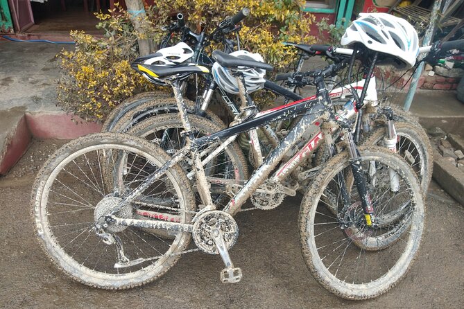 Mountain Bike Tour - Budhanilkantha: the sleeping Bishnu Temple and the valley-making legend