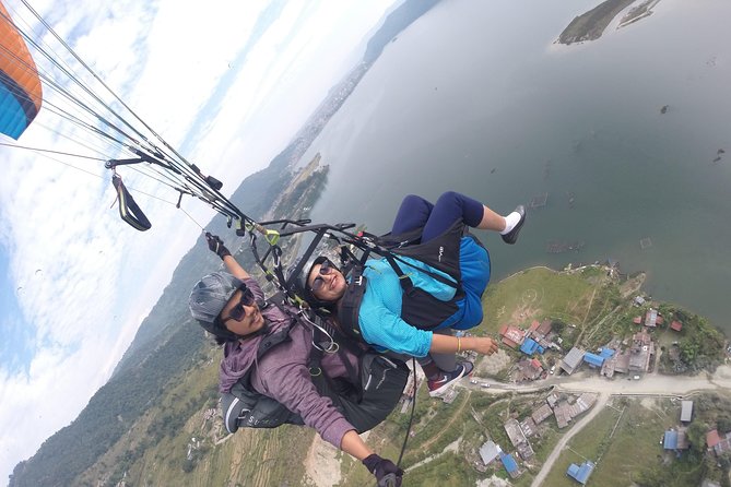Paragliding at Sarangkot Pokhara - In the air over Sarangkot: flight time and what you’ll notice first