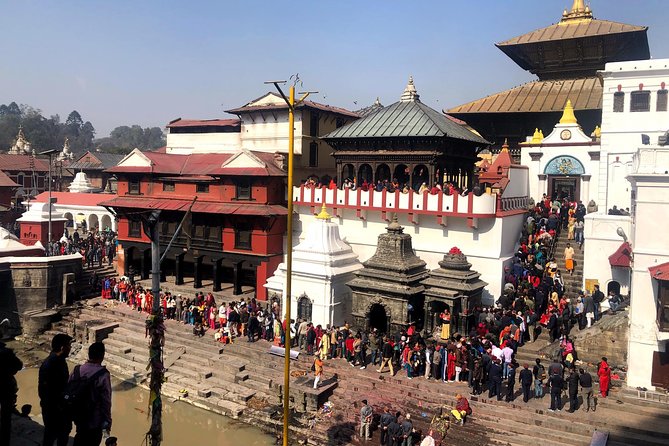 Pashupatinath Evening Aarati: Few Divinely Hours in Kathmandu - Inside the Aarati Pooja: Priests, Incense, Light, and Bhajana
