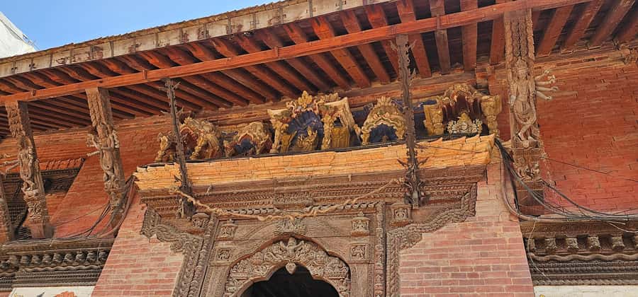Patan and Bhaktapur City Full Day Tour - Bhaktapur Durbar Square: Nyatpole’s skyline and Dattatraya’s royal link