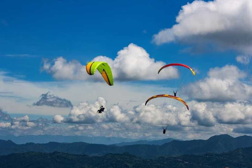 Pokhara Paragliding - Launch at Sarangkot: fast start, then calm air