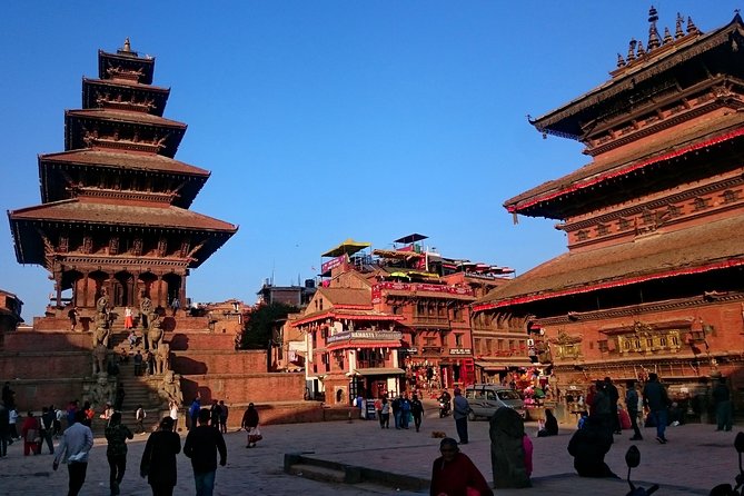 Private Bhaktapur and Nagarkot Day Tour From Kathmandu - Bhaktapur Durbar Square: what to look for in the first 2 hours