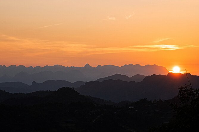 Private Kathmandu Bhaktapur Nagarkot Tour - Nagarkot Hills: Sunrise, Sunset, and the View Math