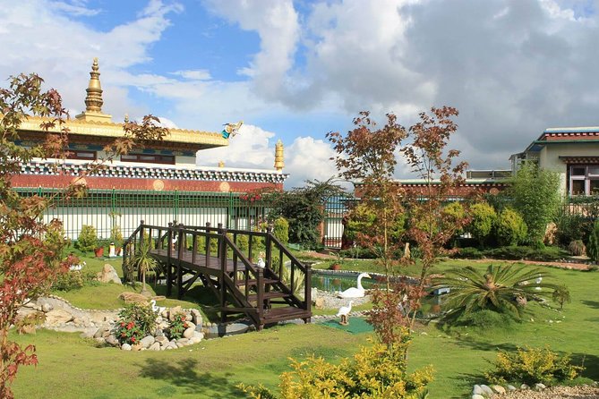 Short Day Trip Hiking with 1 Hour Spa Massage in Kathmandu - Meeting your trekking guide and starting smoothly